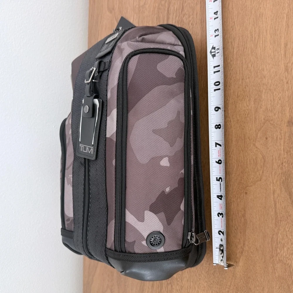 Tumi alpha bravo